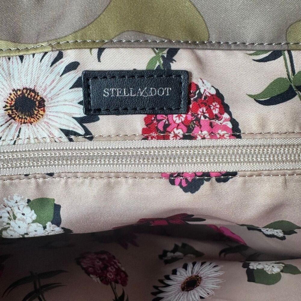 Stella & Dot Camo Backpack - Picture 5 of 16